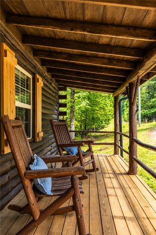 85 County Road 154, Eureka Springs, AR 72632