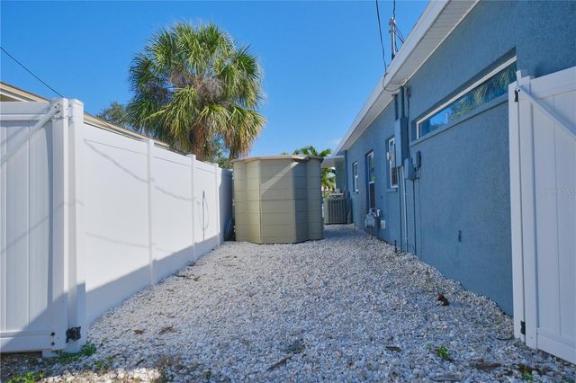 6811 GEORGIA AVENUE, Bradenton, FL 34207