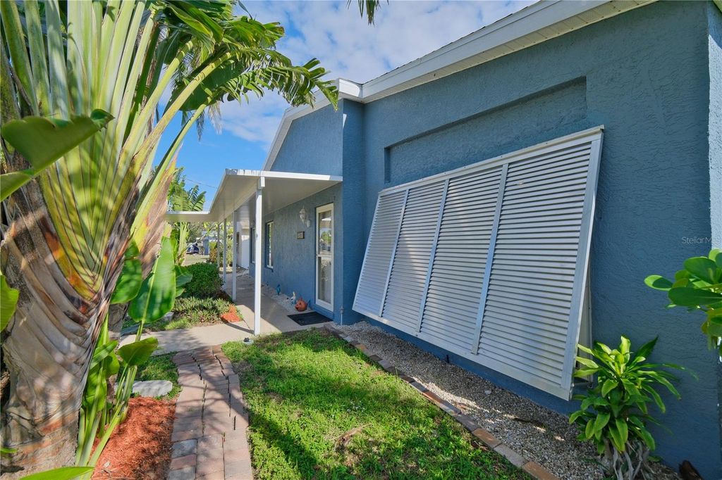 Image 16 of property listing at 6811 GEORGIA AVENUE, Bradenton, FL 34207