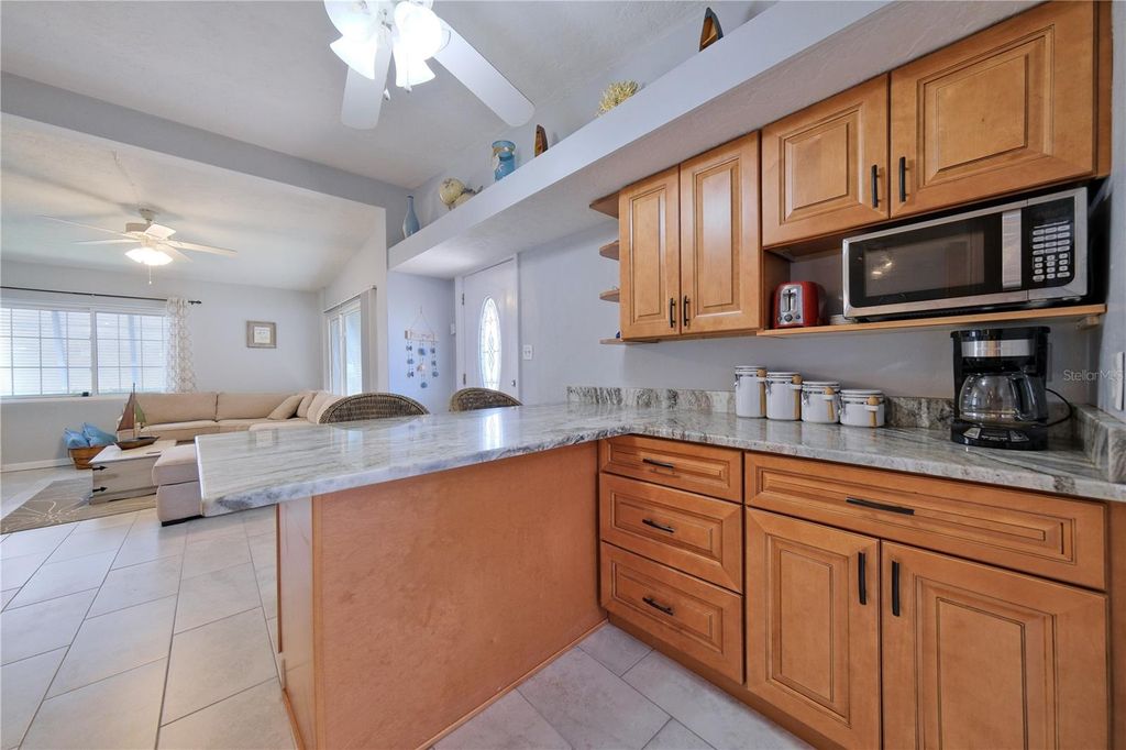 Image 21 of property listing at 6811 GEORGIA AVENUE, Bradenton, FL 34207