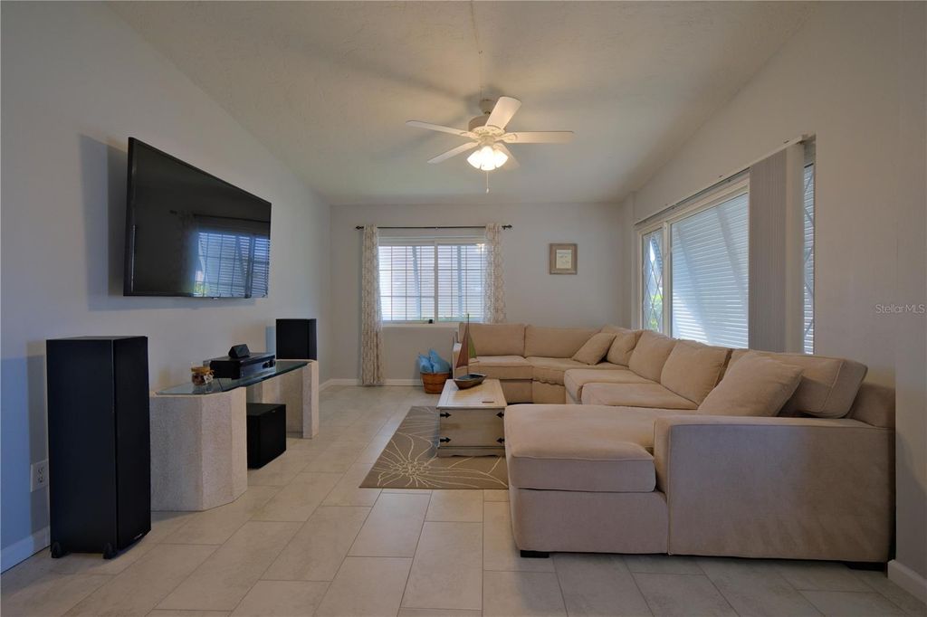 Image 22 of property listing at 6811 GEORGIA AVENUE, Bradenton, FL 34207