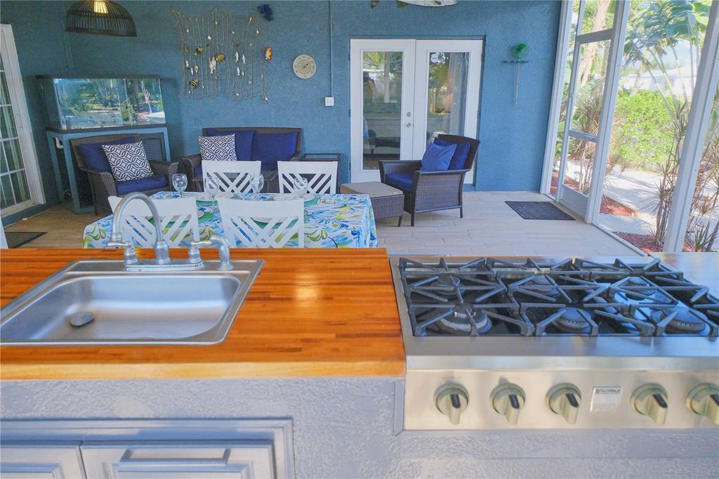 Image 43 of property listing at 6811 GEORGIA AVENUE, Bradenton, FL 34207