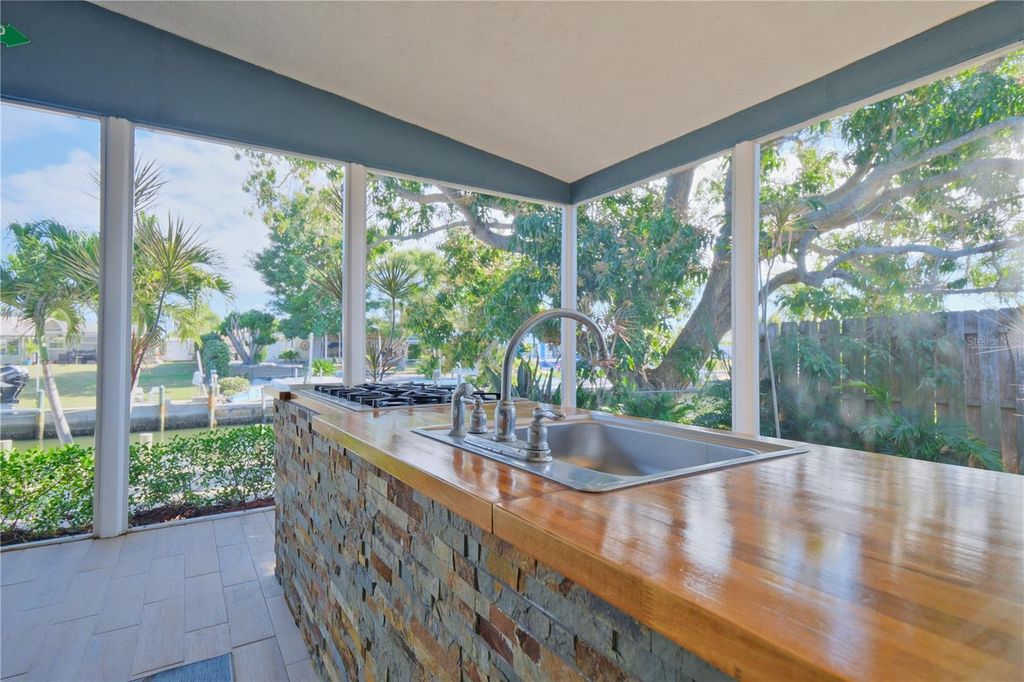 Image 46 of property listing at 6811 GEORGIA AVENUE, Bradenton, FL 34207