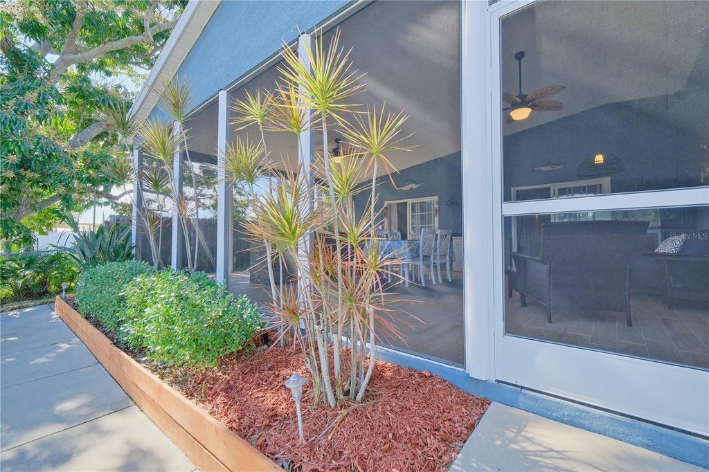 Image 75 of property listing at 6811 GEORGIA AVENUE, Bradenton, FL 34207