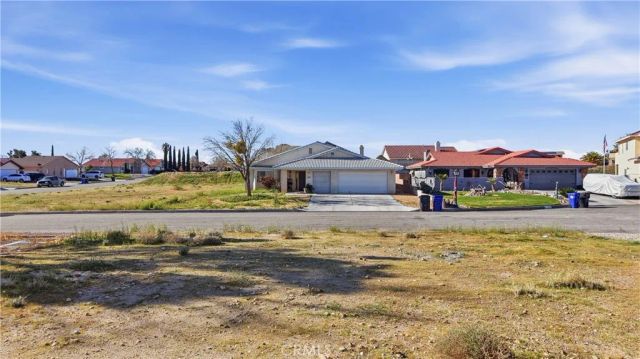 14758 Bristol, Helendale, CA 92342