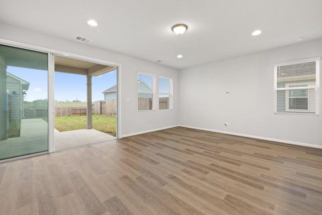 303 ELM BRANCH TRL, Taylor, TX 76574
