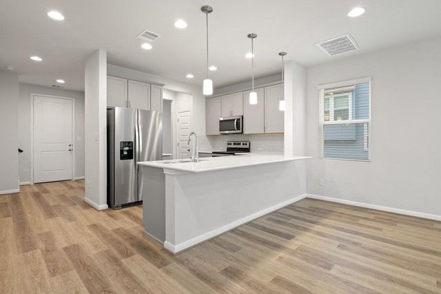 303 ELM BRANCH TRL, Taylor, TX 76574