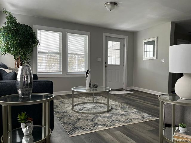 417 E Hunt Street, Adrian, MI 49221