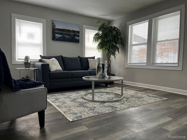 417 E Hunt Street, Adrian, MI 49221