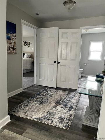 417 E Hunt Street, Adrian, MI 49221