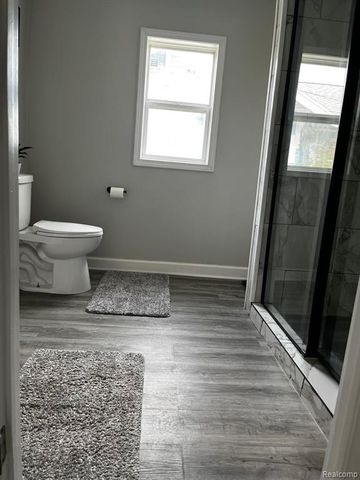 417 E Hunt Street, Adrian, MI 49221