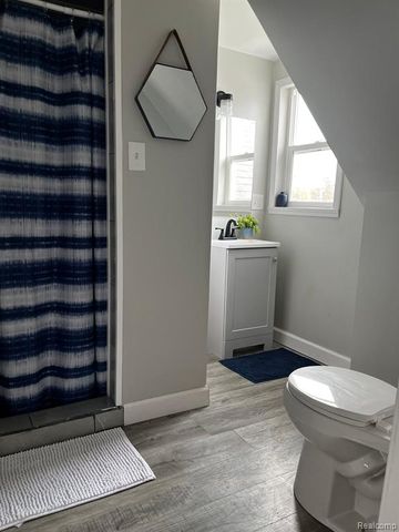 417 E Hunt Street, Adrian, MI 49221