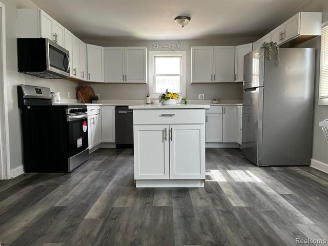 417 E Hunt Street, Adrian, MI 49221