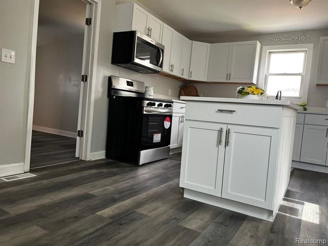 417 E Hunt Street, Adrian, MI 49221