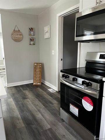 417 E Hunt Street, Adrian, MI 49221