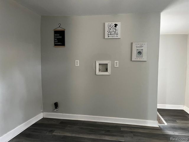 417 E Hunt Street, Adrian, MI 49221