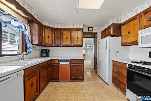 20 Woodside Terrace, West Orange, NJ 07052