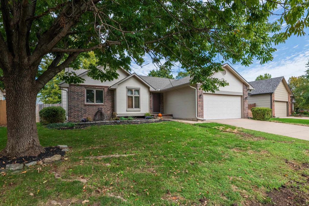 7418 W Westlawn St, Wichita, KS 67212