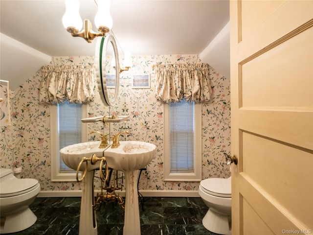 64 Plandome Court, Manhasset, NY 11030