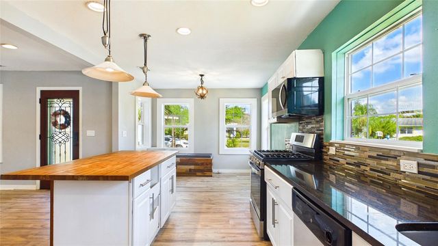 1902 53RD STREET S, Gulfport, FL 33707