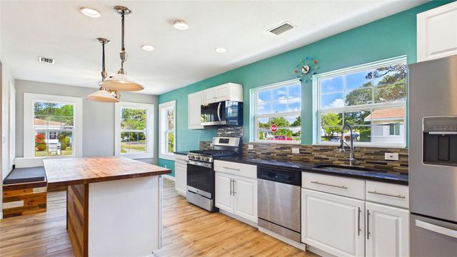 1902 53RD STREET S, Gulfport, FL 33707