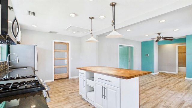 1902 53RD STREET S, Gulfport, FL 33707