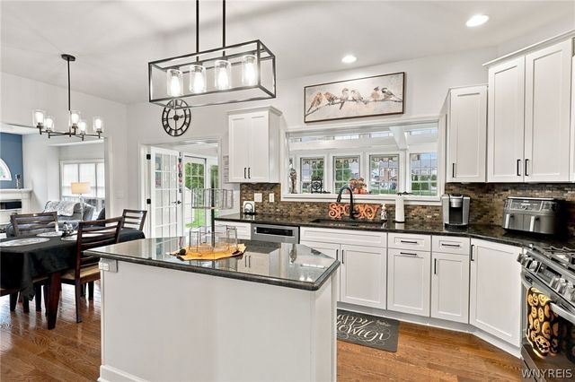 7279 Ridgeview Drive West, Pendleton, NY 14120