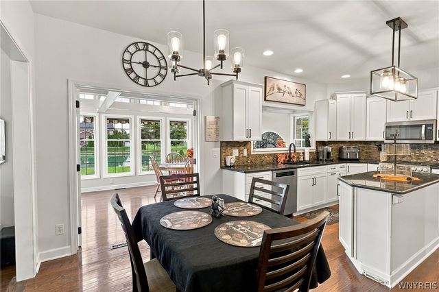 7279 Ridgeview Drive West, Pendleton, NY 14120