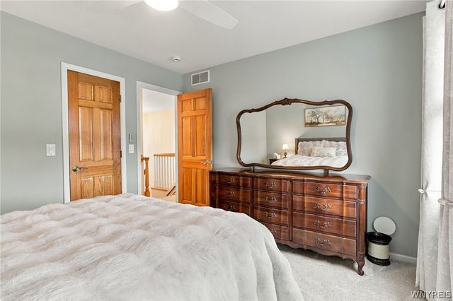 7279 Ridgeview Drive West, Pendleton, NY 14120