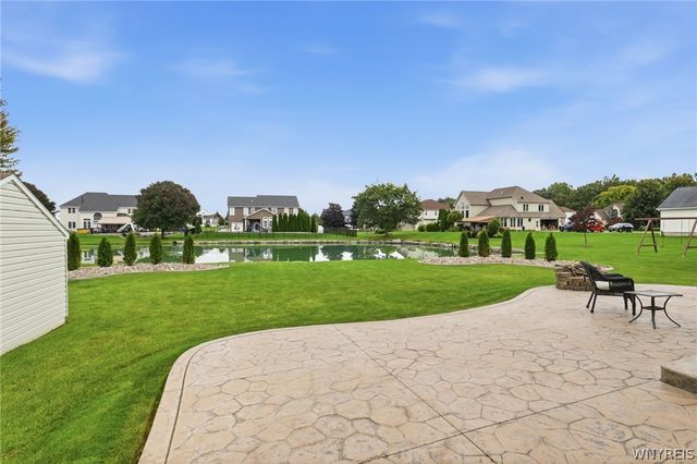 7279 Ridgeview Drive West, Pendleton, NY 14120