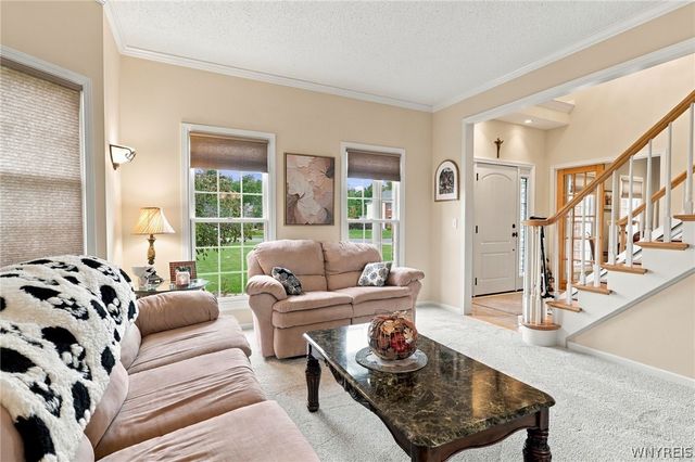 7279 Ridgeview Drive West, Pendleton, NY 14120