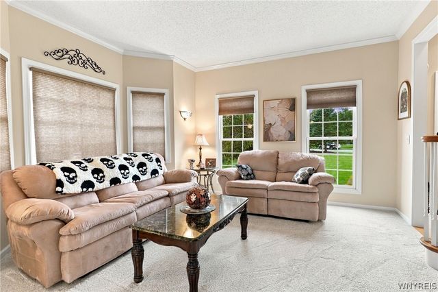 7279 Ridgeview Drive West, Pendleton, NY 14120
