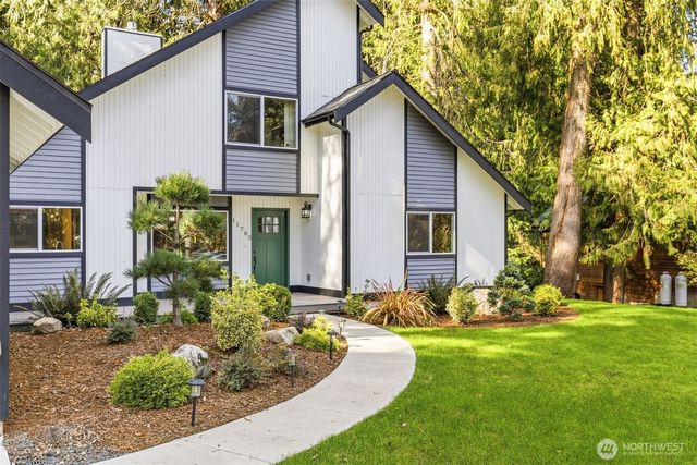 11785 Penny Place NE, Bainbridge Island, WA 98110