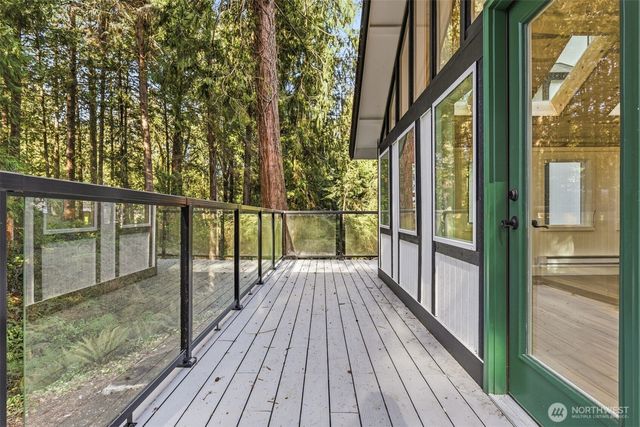 11785 Penny Place NE, Bainbridge Island, WA 98110