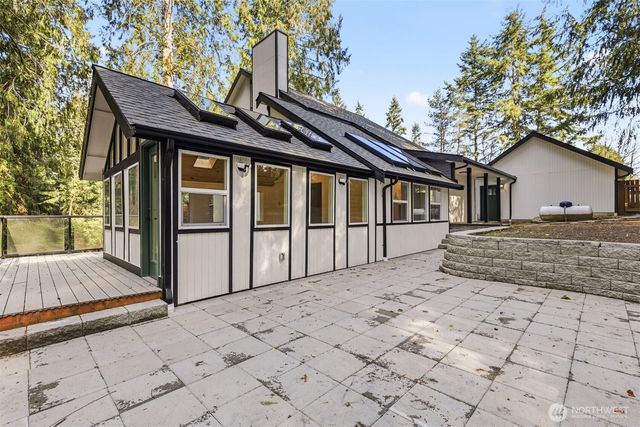 11785 Penny Place NE, Bainbridge Island, WA 98110