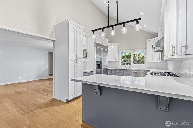 11785 Penny Place NE, Bainbridge Island, WA 98110