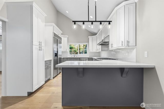 11785 Penny Place NE, Bainbridge Island, WA 98110