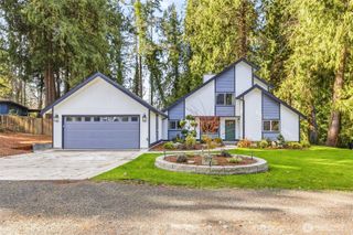 11785 Penny Place NE, Bainbridge Island, WA 98110