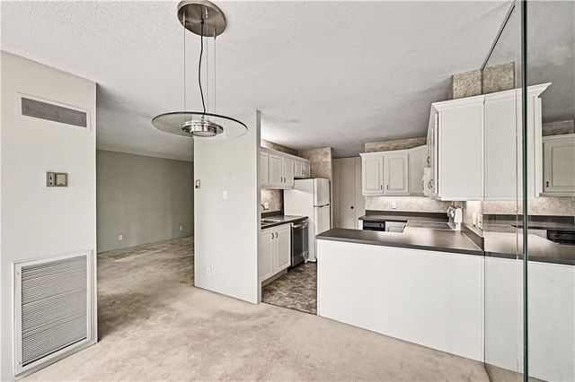 2525 Main Street 314, Kansas City, MO 64108