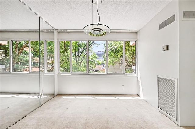 2525 Main Street 314, Kansas City, MO 64108