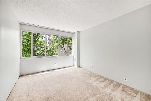 2525 Main Street 314, Kansas City, MO 64108