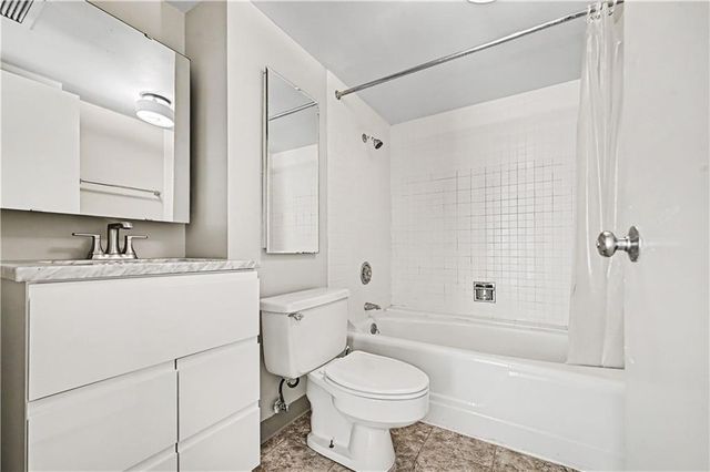 2525 Main Street 314, Kansas City, MO 64108