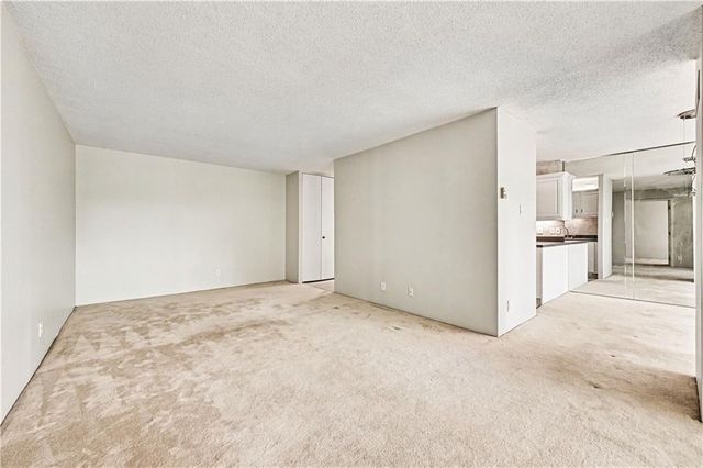 2525 Main Street 314, Kansas City, MO 64108