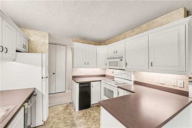2525 Main Street 314, Kansas City, MO 64108