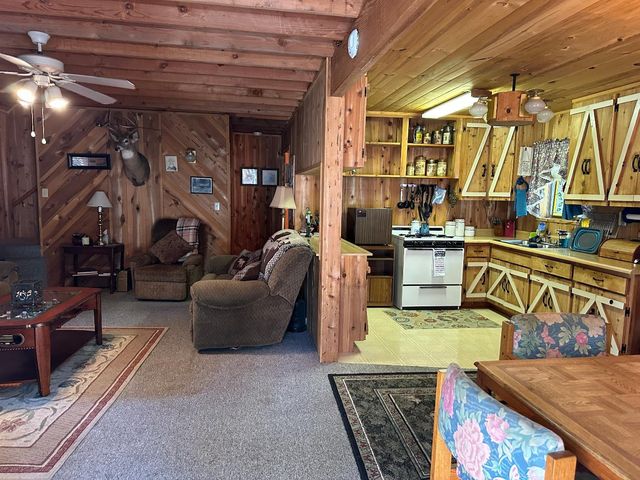 1340 Gooseberry Rd, Strawberry Valley, CA 95981