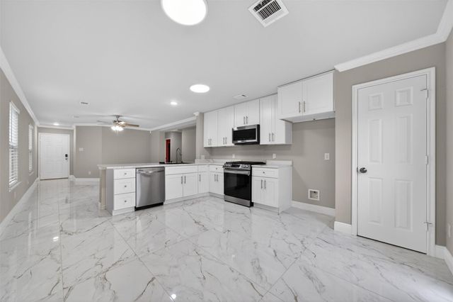 18927 Remington Bend Drive, Houston, TX 77073