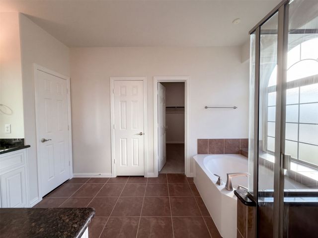 908 Heath Creek Drive, Desoto, TX 75115