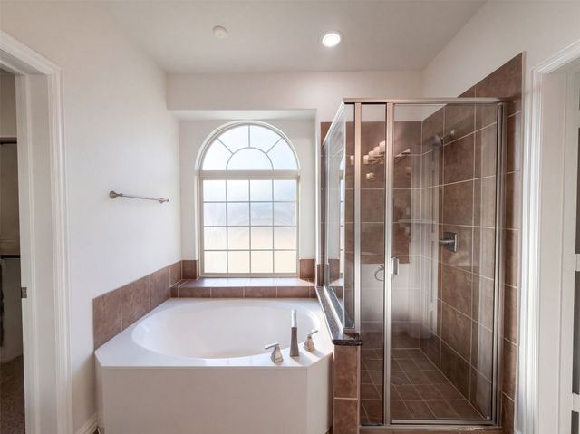 908 Heath Creek Drive, Desoto, TX 75115