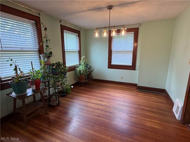 1557 D Street, Lorain, OH 44052