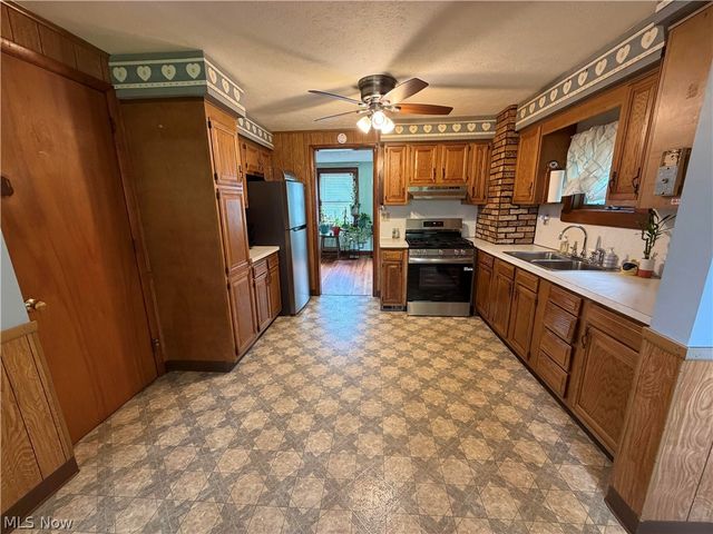 1557 D Street, Lorain, OH 44052
